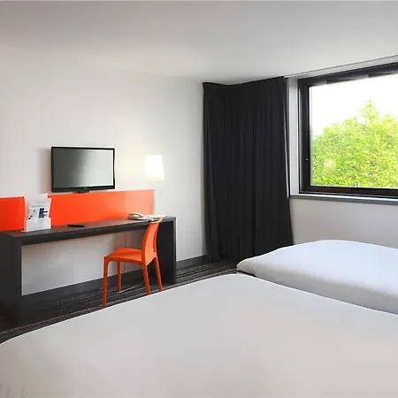 Ibis Styles Centre Gare מלון קאין